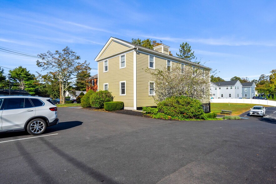 More Photos Of 160 Sylvan St, Danvers Office For Lease