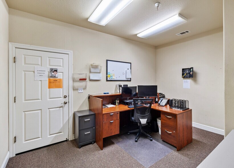 More Photos Of 3075 Crossroads Dr, Redding Light Distribution For Sale