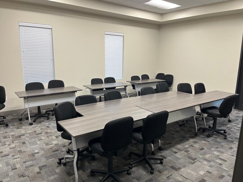 More Photos Of 2751 S Stonebridge Dr, McKinney Medical For Lease