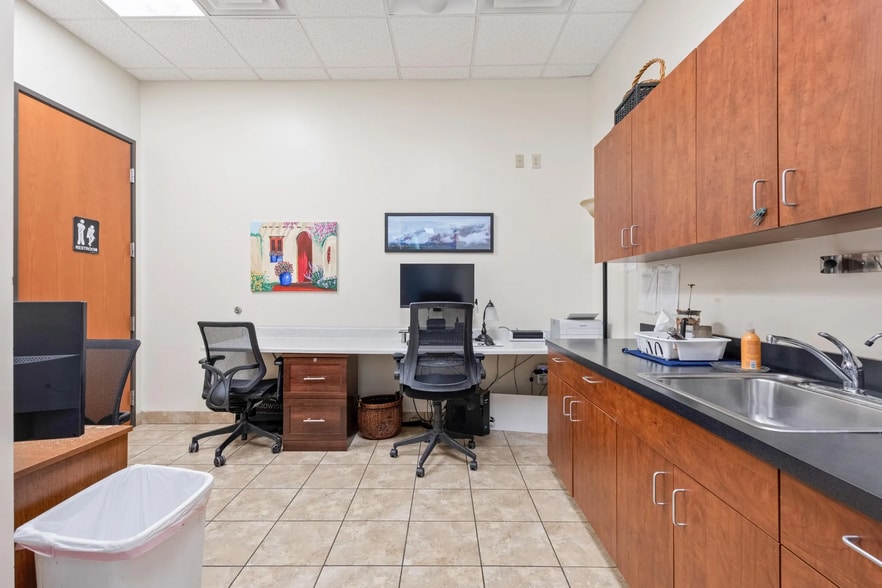 More Photos Of 16515 S 40th St, Phoenix Office For Sale