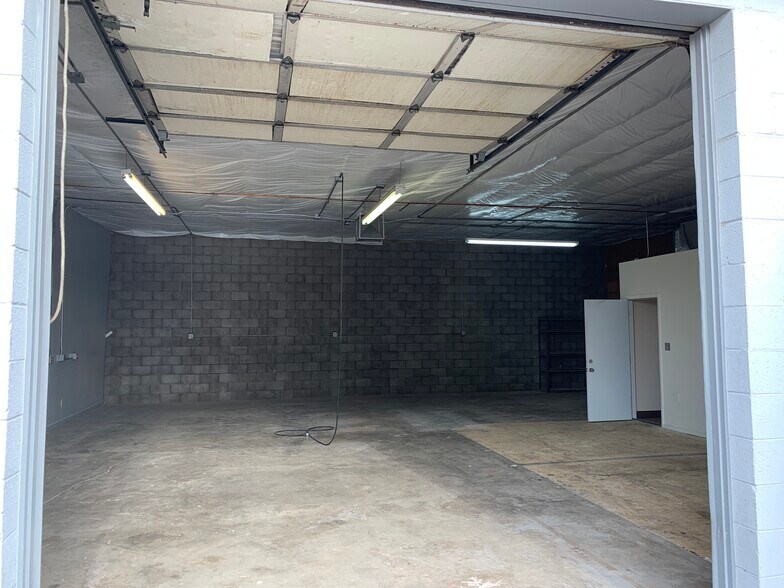 More Photos Of 1930 W Durango St, Phoenix Distribution For Lease