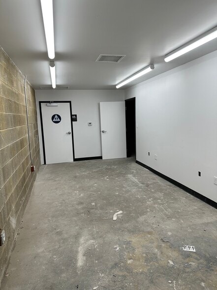 More Photos Of 1690 Hayes Ave, Long Beach Manufacturing For Sale