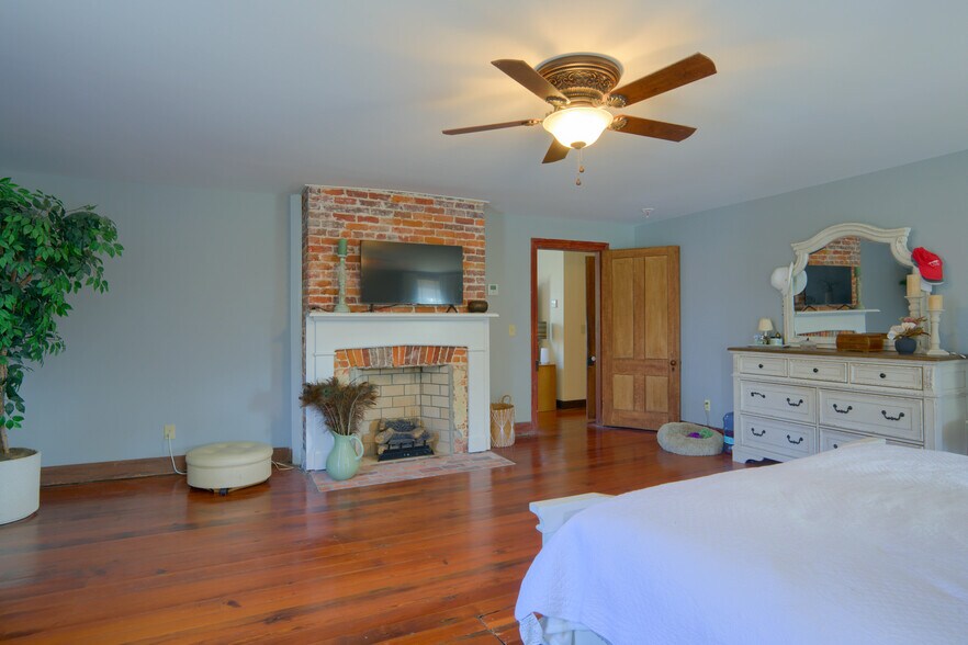 More Photos Of 6266 Richlands Hwy, Richlands Specialty For Sale