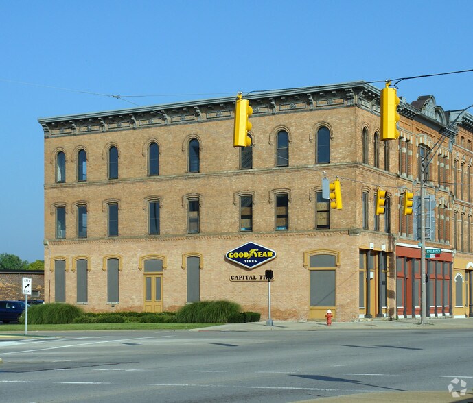Primary Photo Of 1001 Cherry St, Toledo Office For Lease