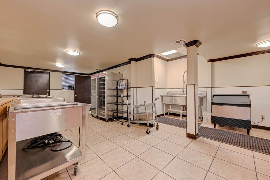 More Photos Of 3402 Amanda Ln, Houston Flex For Sale