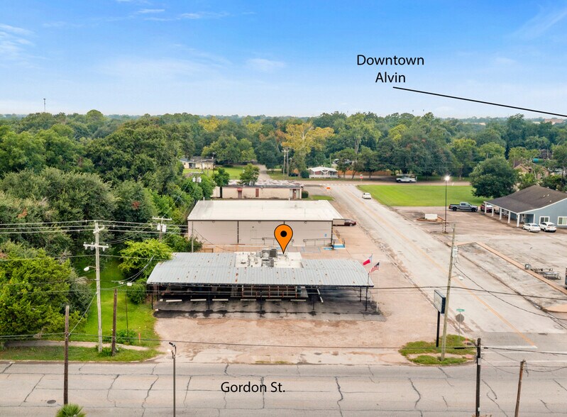 More Photos Of 1300 S Gordon St, Alvin Fast Food For Sale