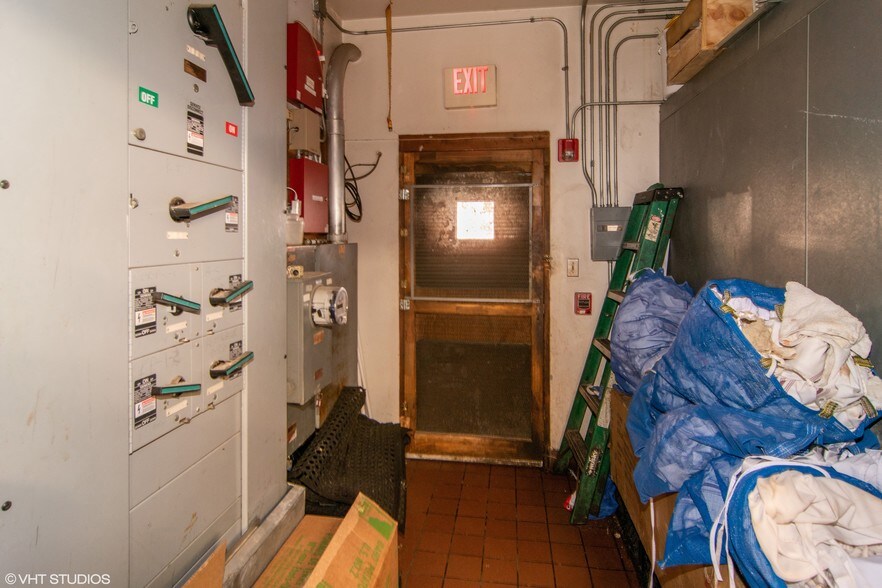 More Photos Of 30 S La Grange Rd, La Grange Restaurant For Sale