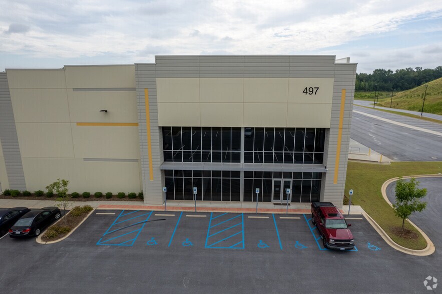 More Photos Of 497 Robin Lake Rd, Duncan Distribution For Lease