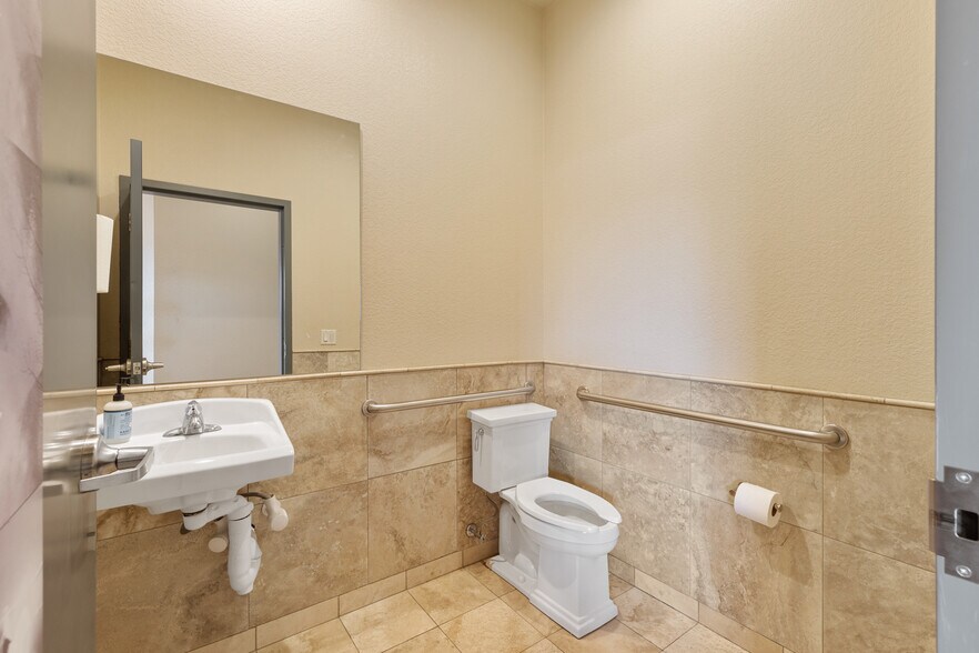 More Photos Of 215 Industrial Dr, Spearfish Warehouse For Sale