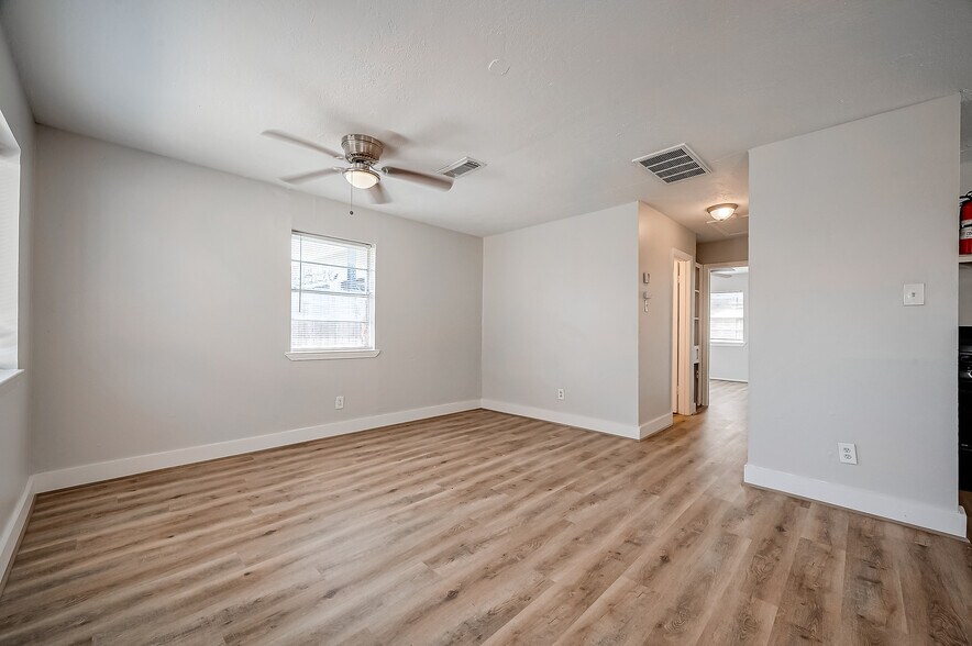 More Photos Of 8814 Manus St, Houston Apartments For Sale