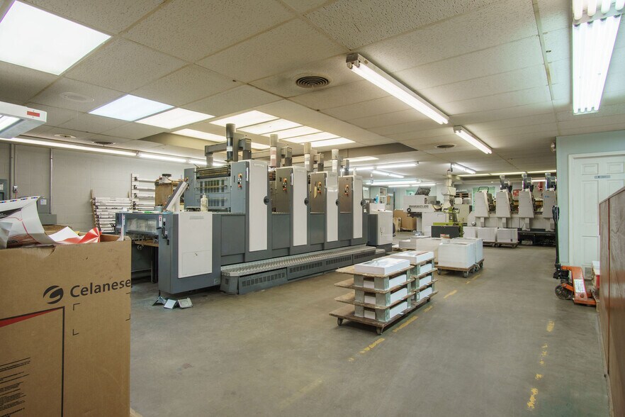 More Photos Of 611 S Mobberly Ave, Longview Flex For Sale