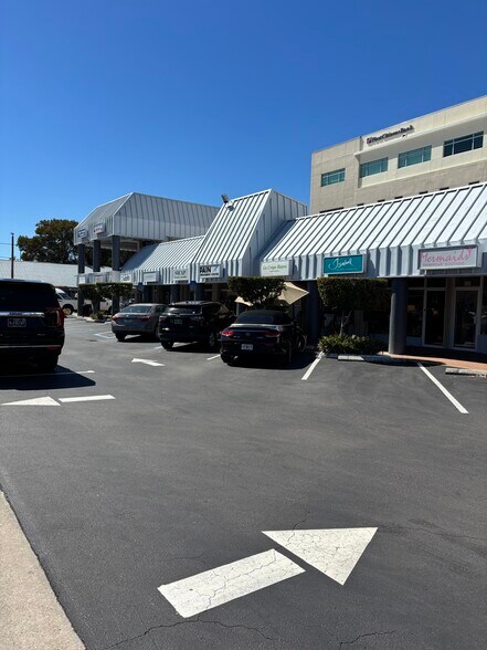 More Photos Of 7346 S Red Rd, South Miami General Retail For Lease