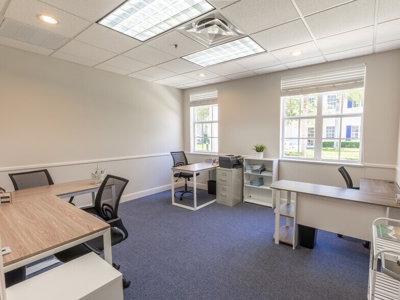 More Photos Of 1555 Indian River Blvd, Vero Beach Medical For Lease
