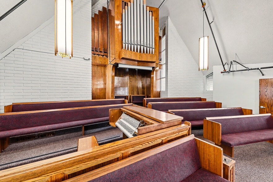 More Photos Of 2401 E Tonopah Ave, North Las Vegas Religious Facility For Sale