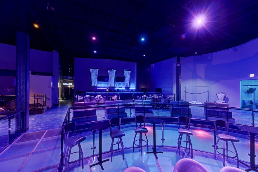 More Photos Of 5555 70th Pl, Bedford Park Freestanding For Sale