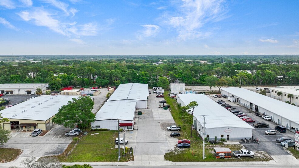 More Photos Of 1985 Cattlemen Rd, Sarasota Warehouse For Sale
