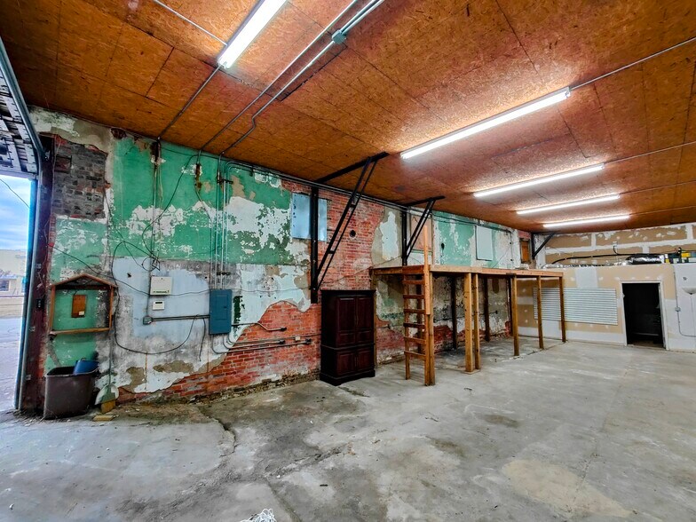 More Photos Of 105 Marigold St, Rocky Mount General Retail For Sale