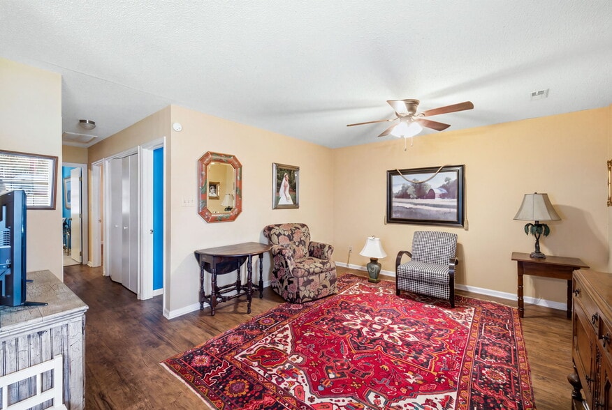 More Photos Of 17-19 W Second St, Wendell Specialty For Sale