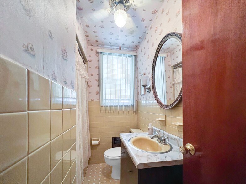 More Photos Of 700-702 N 7th St, Newark Apartments For Sale