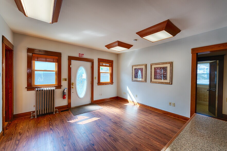 More Photos Of 105 Gleneida Ave, Carmel Office For Sale