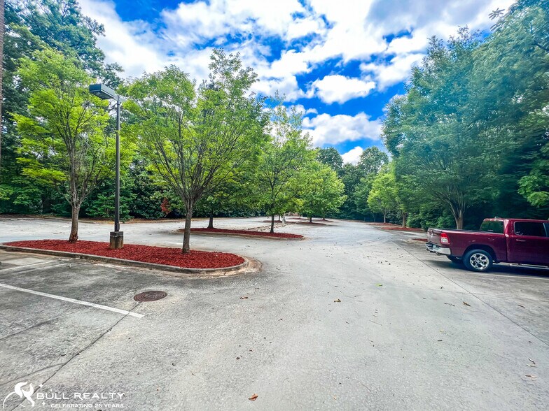 More Photos Of 5009 Roswell Rd, Atlanta Medical For Lease