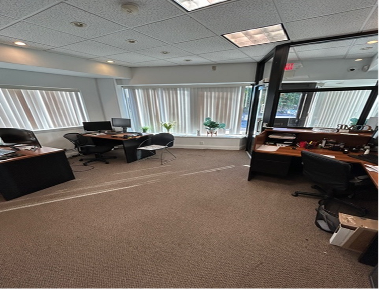 More Photos Of 829 Midland Ave, Yonkers Storefront Retail Residential For Sale