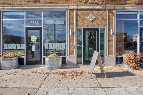 More Photos Of 3721 S Kingshighway Blvd, Saint Louis Office For Lease