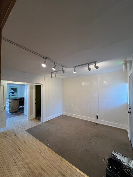 More Photos Of 2230 Carter Ave, Saint Paul Storefront Retail Office For Lease