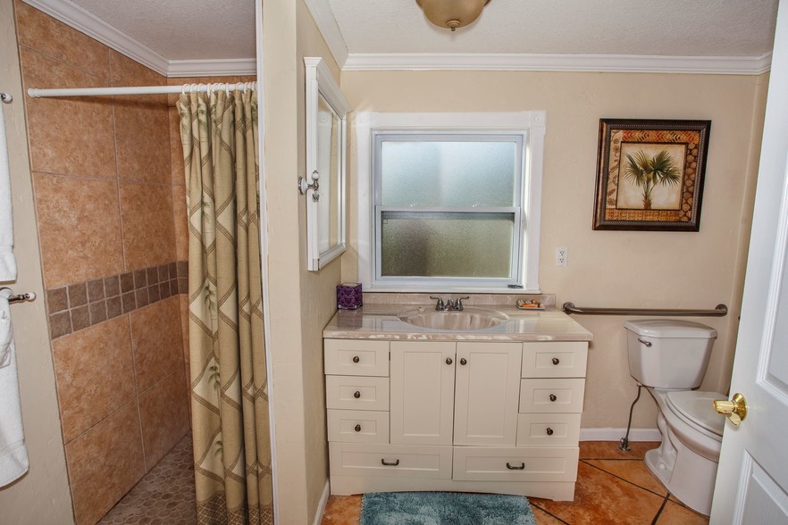 More Photos Of 1800 Kofresi Ct, Ruskin Hotel For Sale