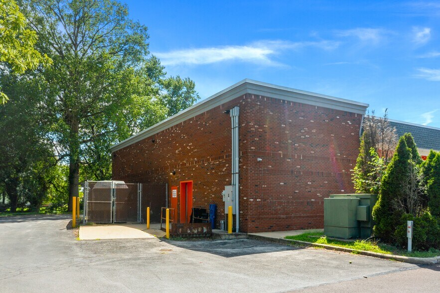 More Photos Of 106 Milan Ave, Norwalk Drugstore For Sale