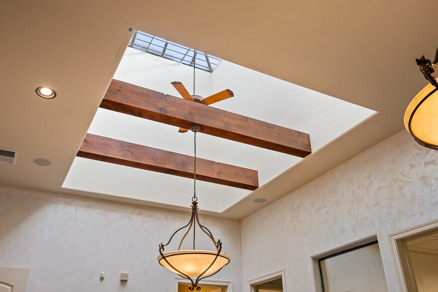 More Photos Of 829 San Benito St, Hollister Office For Sale