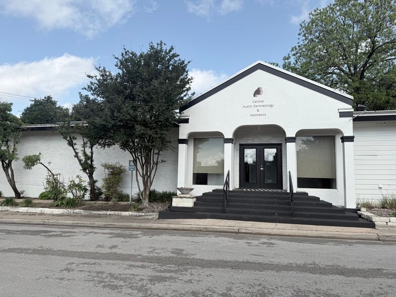 More Photos Of 1500 W 34th St, Austin Medical For Lease