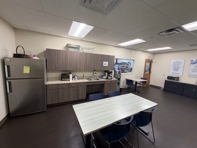 More Photos Of 120 Landmark Dr, Greensboro Warehouse For Lease