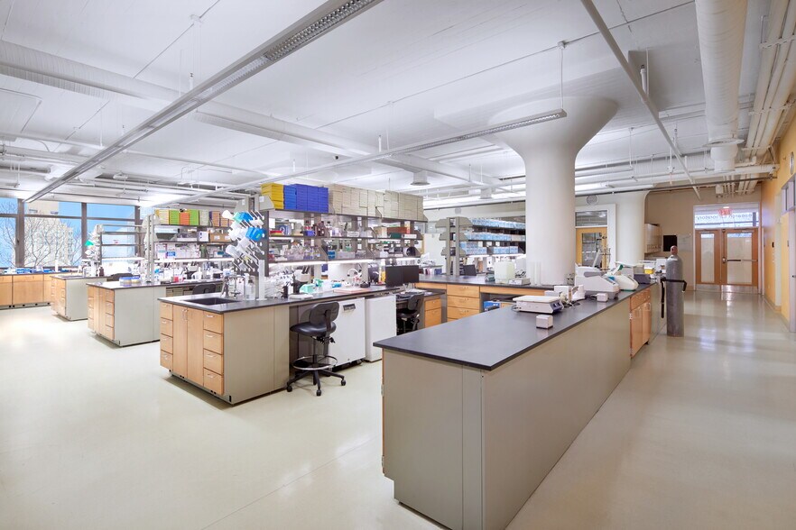 More Photos Of 521 W 57th St, New York Office For Lease