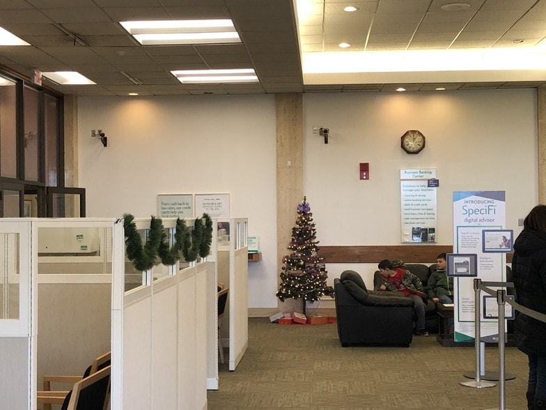 More Photos Of 4 Plaza Way, Fairhaven Bank For Lease