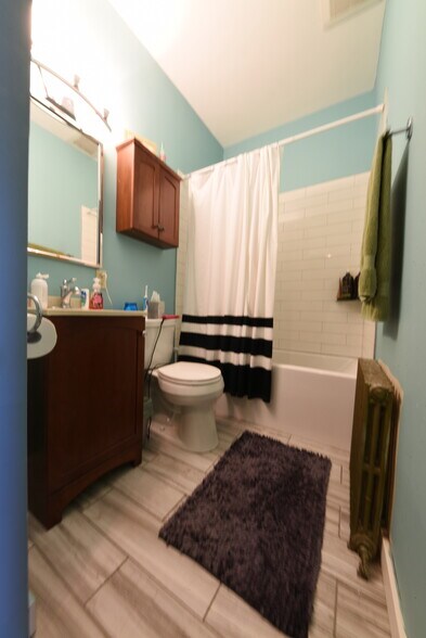 More Photos Of N88W16733 Appleton Ave, Menomonee Falls Flex For Sale