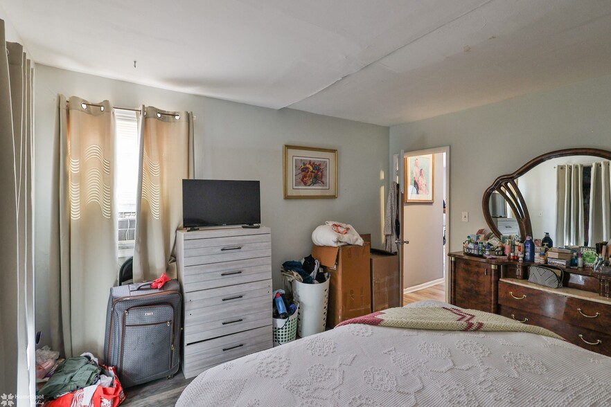 More Photos Of 902 W Wilkes Barre St, Easton Apartments For Sale