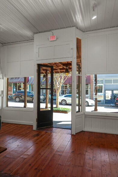 More Photos Of 124 Trinity St, Abbeville Storefront For Sale