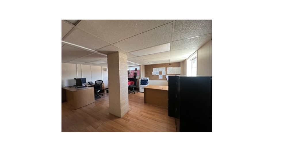 More Photos Of 77 Store Ave, Waterbury Flex For Sale