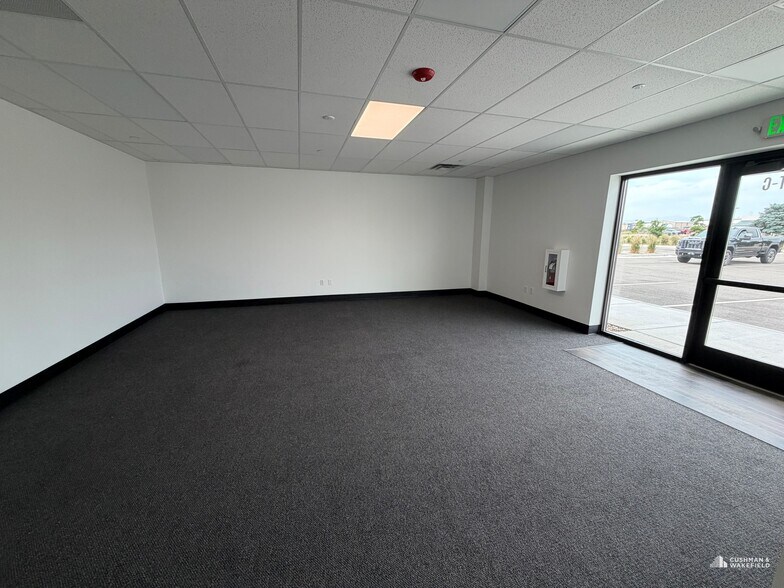 More Photos Of 7950 Miller Dr, Frederick Warehouse For Lease