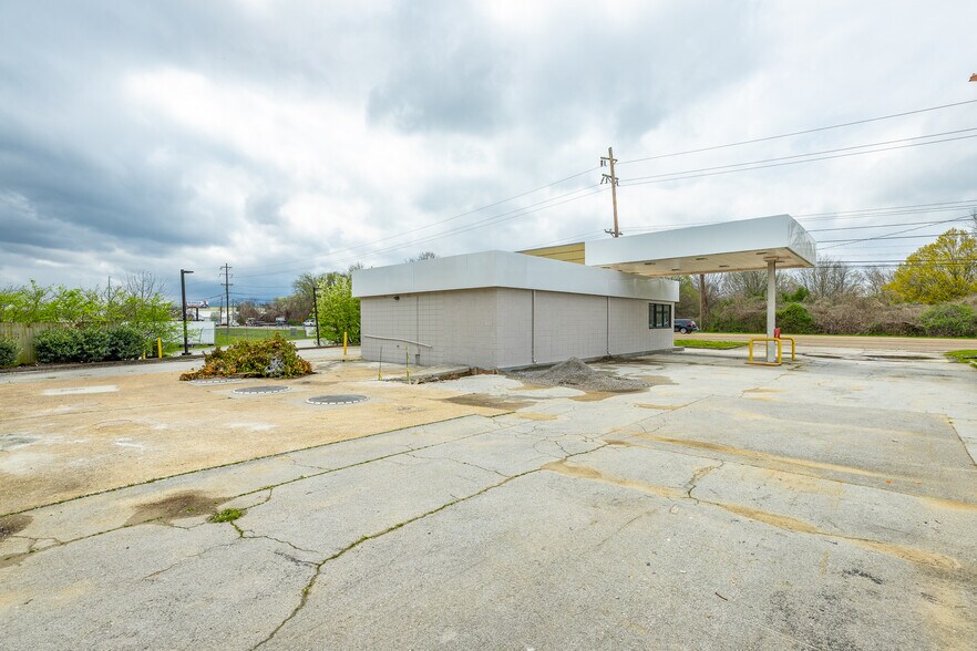 More Photos Of 2130 Amnicola Hwy, Chattanooga Service Station For Sale