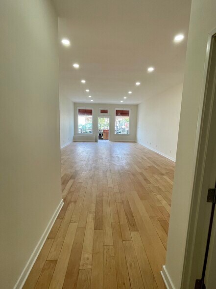 More Photos Of 2301-2309 Main St, Santa Monica Storefront Retail Office For Lease