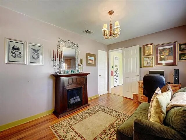 More Photos Of 1301 E Main St, Round Rock Specialty For Sale