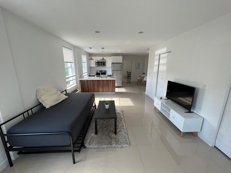 More Photos Of 924 Marseille Dr, Miami Beach Apartments For Sale