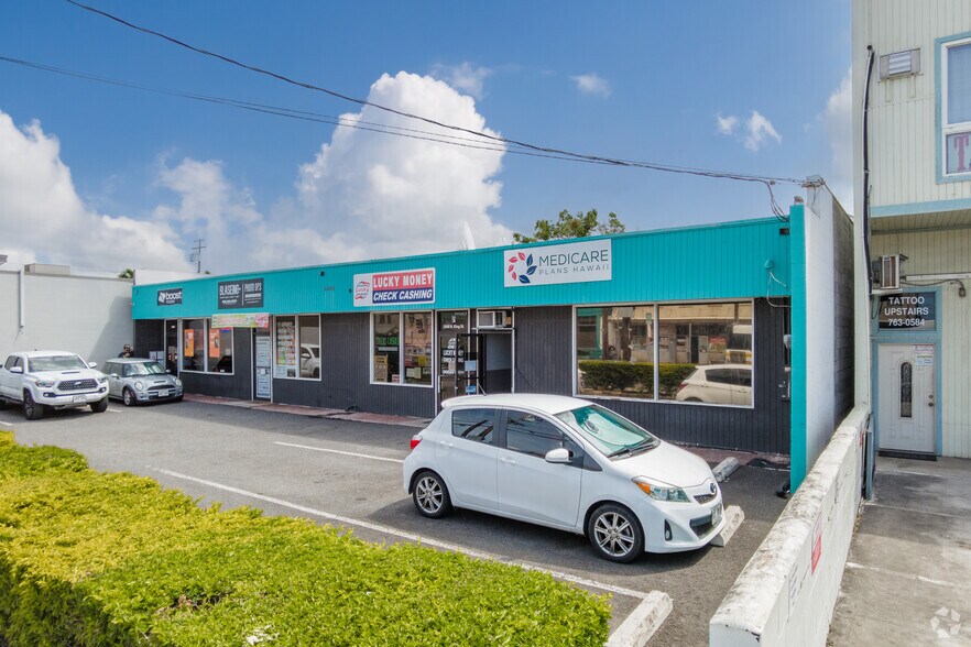 Primary Photo Of 2046 N King St, Honolulu General Retail For Sale