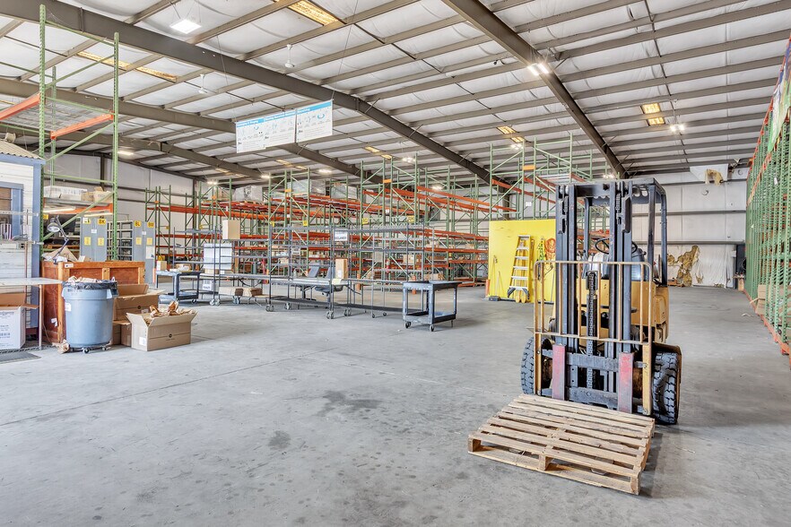 More Photos Of 1703 Marvin Griffin Rd, Augusta Light Distribution For Lease