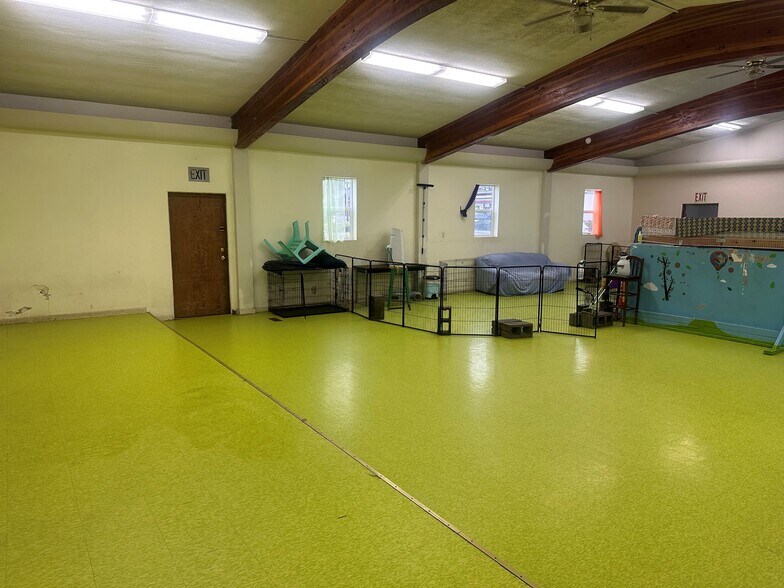 More Photos Of 1019 12th St, Anacortes Flex For Lease