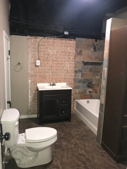 More Photos Of 1014 Broadway St, Lubbock Office For Sale