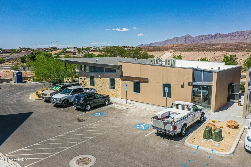 More Photos Of 6301 Northern Pass Dr, El Paso Medical For Sale