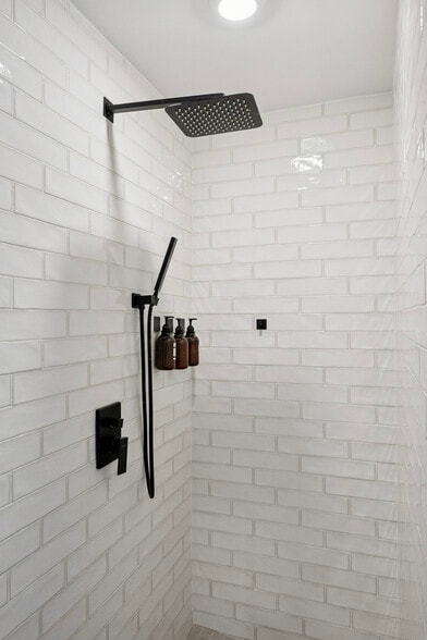 More Photos Of 1325 Spruce St, Philadelphia Hotel For Sale